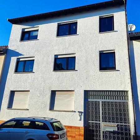 Schoene 3 Zi. Ferienwohnung Vor Den Toren Frankfurt Dreieich Bagian luar foto