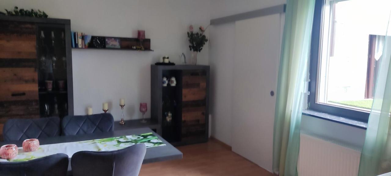 Schoene 3 Zi. Ferienwohnung Vor Den Toren Frankfurt Dreieich Bagian luar foto