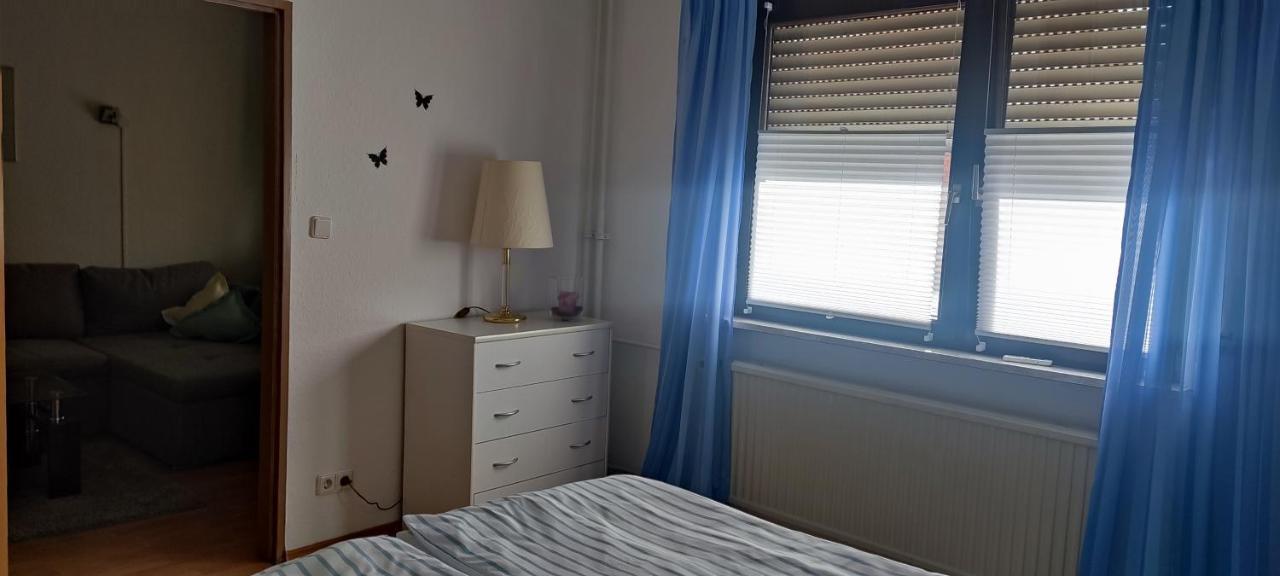 Schoene 3 Zi. Ferienwohnung Vor Den Toren Frankfurt Dreieich Bagian luar foto