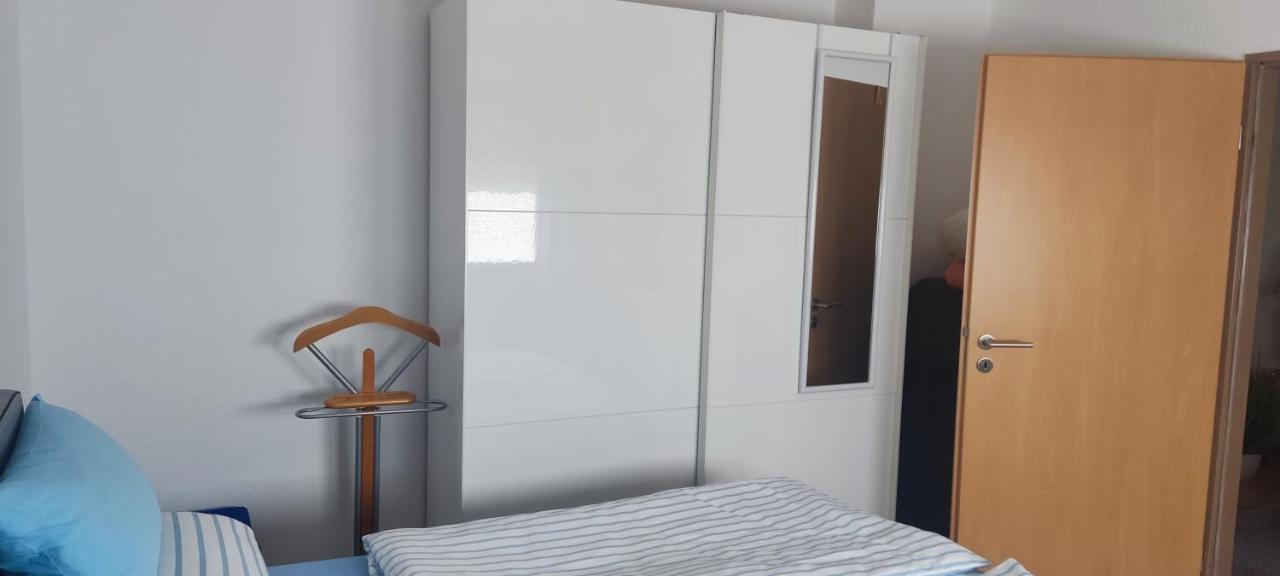 Schoene 3 Zi. Ferienwohnung Vor Den Toren Frankfurt Dreieich Bagian luar foto