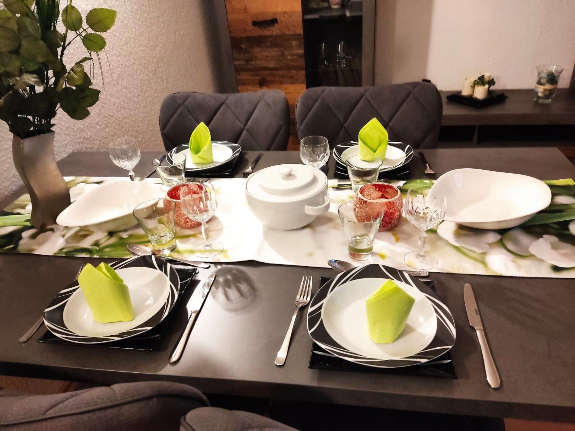 Schoene 3 Zi. Ferienwohnung Vor Den Toren Frankfurt Dreieich Bagian luar foto