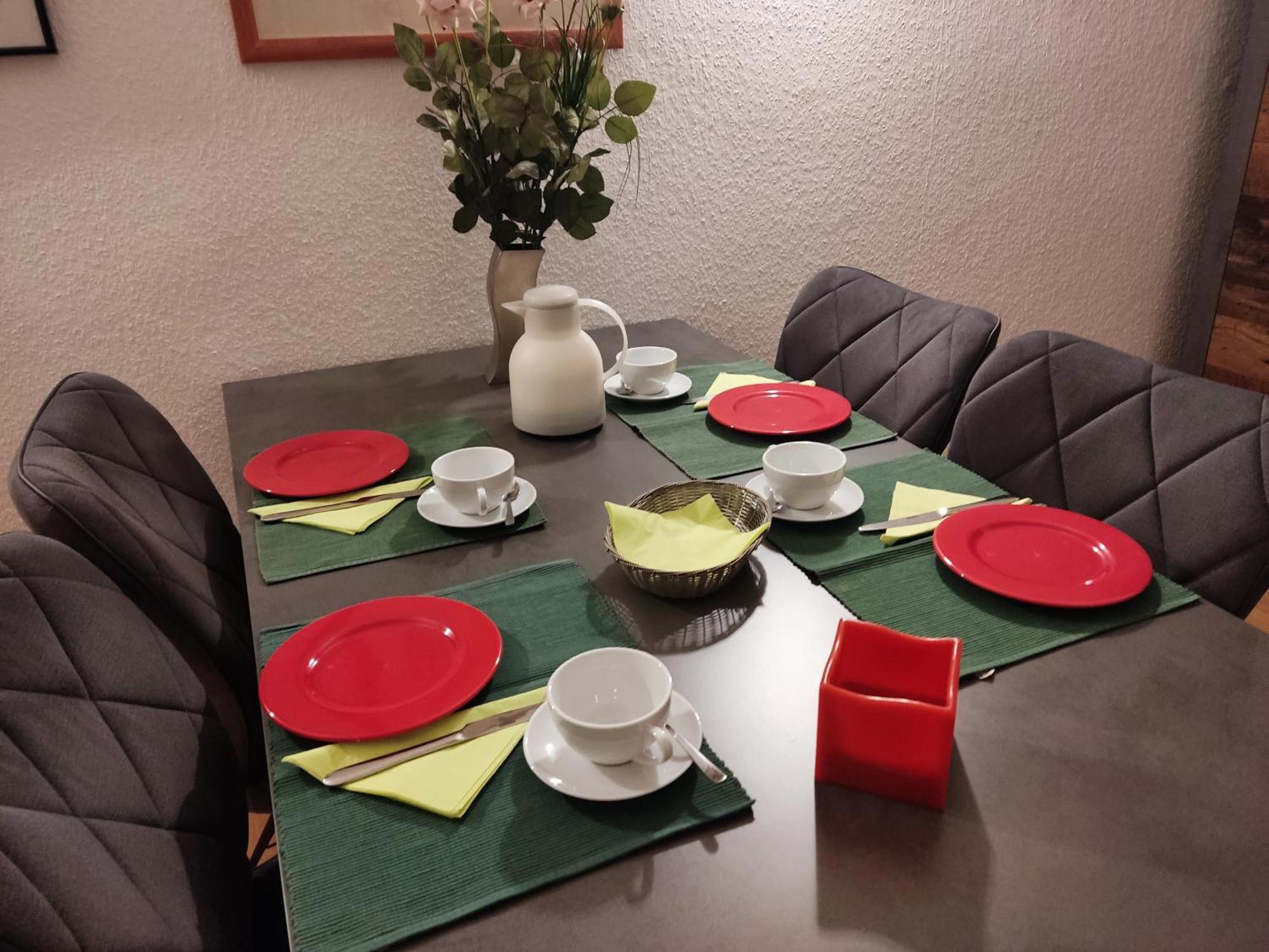 Schoene 3 Zi. Ferienwohnung Vor Den Toren Frankfurt Dreieich Bagian luar foto