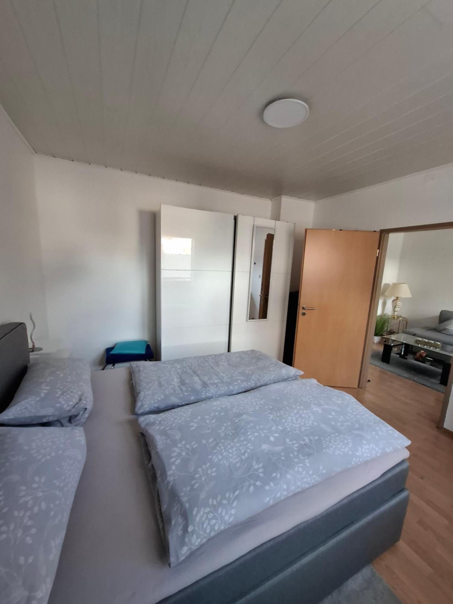 Schoene 3 Zi. Ferienwohnung Vor Den Toren Frankfurt Dreieich Bagian luar foto