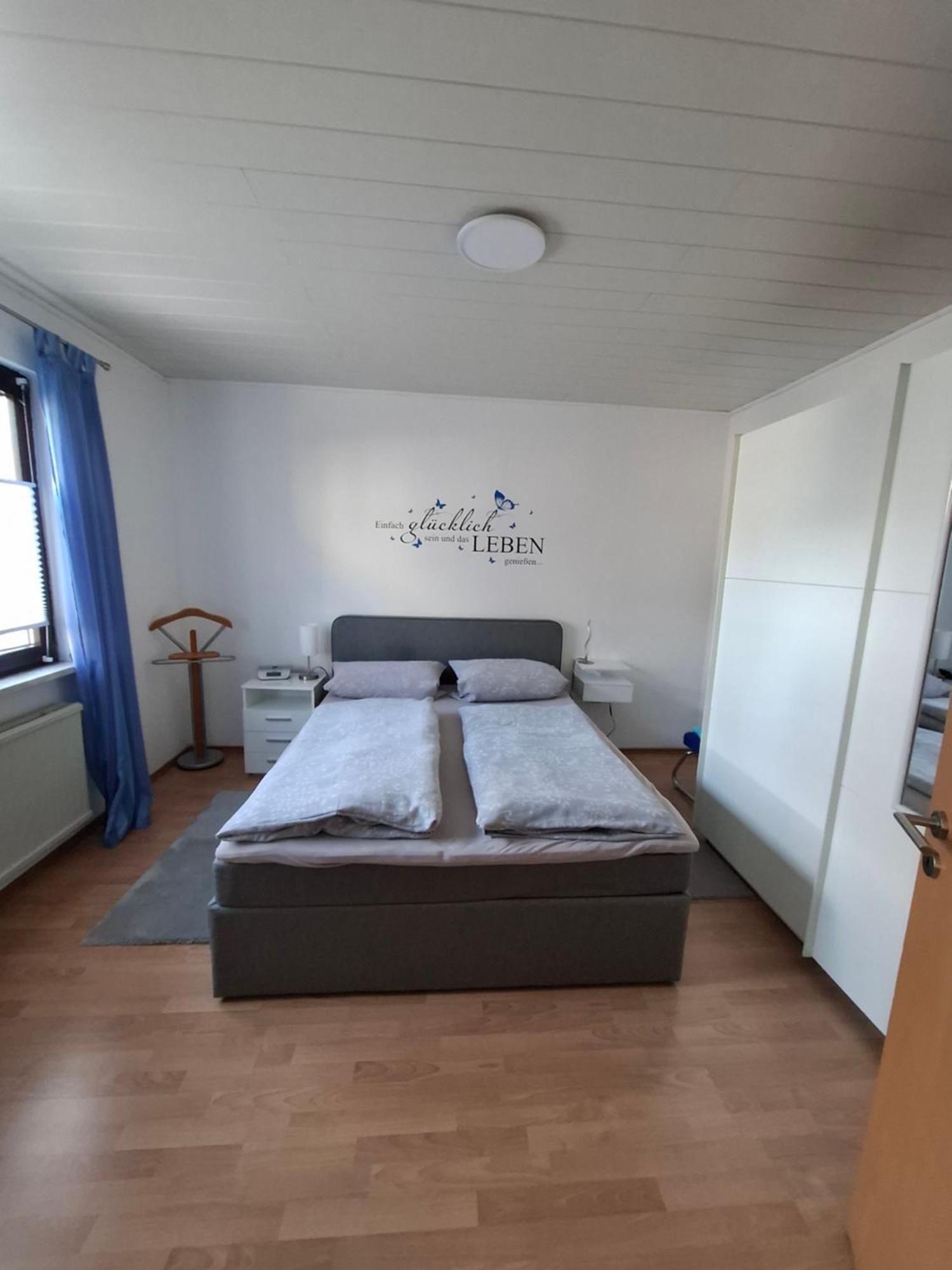 Schoene 3 Zi. Ferienwohnung Vor Den Toren Frankfurt Dreieich Bagian luar foto