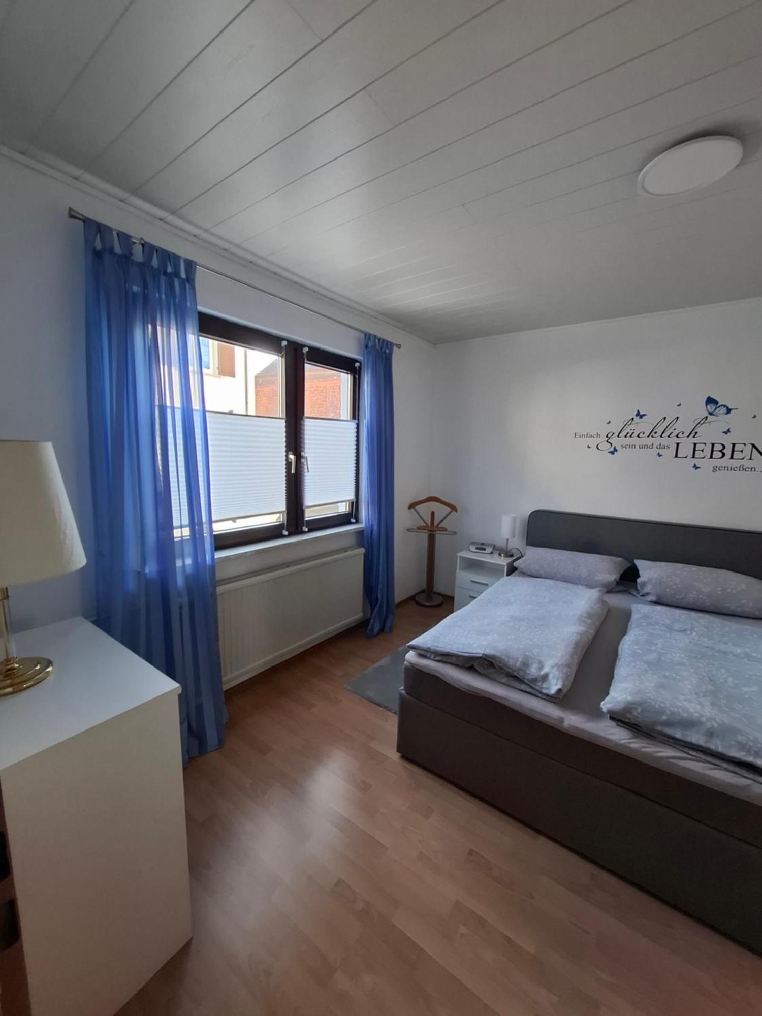 Schoene 3 Zi. Ferienwohnung Vor Den Toren Frankfurt Dreieich Bagian luar foto